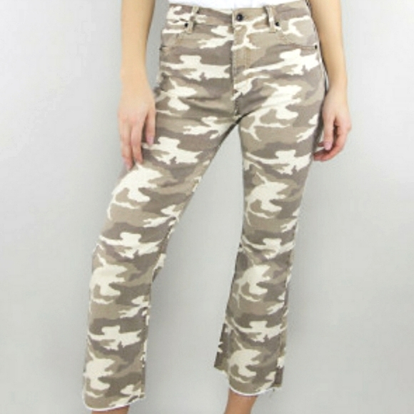 26 NWT Tractr BLU Crop Flare Camo Jeans - Picture 3 of 5